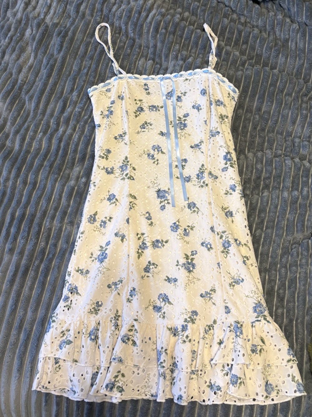Altars’d state White Eyelet Sundress with Blue Floral Print small